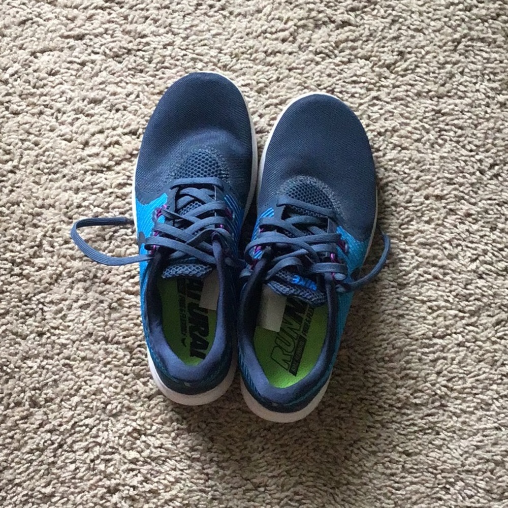 Nike shoes size 7